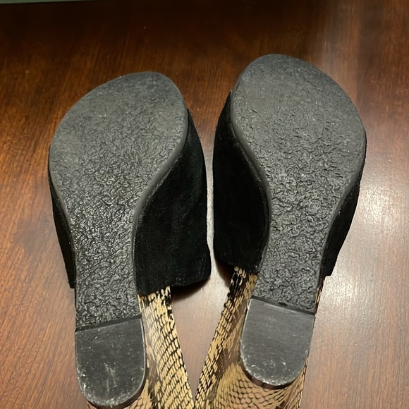 Nine West Ersilia Women’s black suede upper wedged sandal. Sz 8 M - Picture 8 of 8
